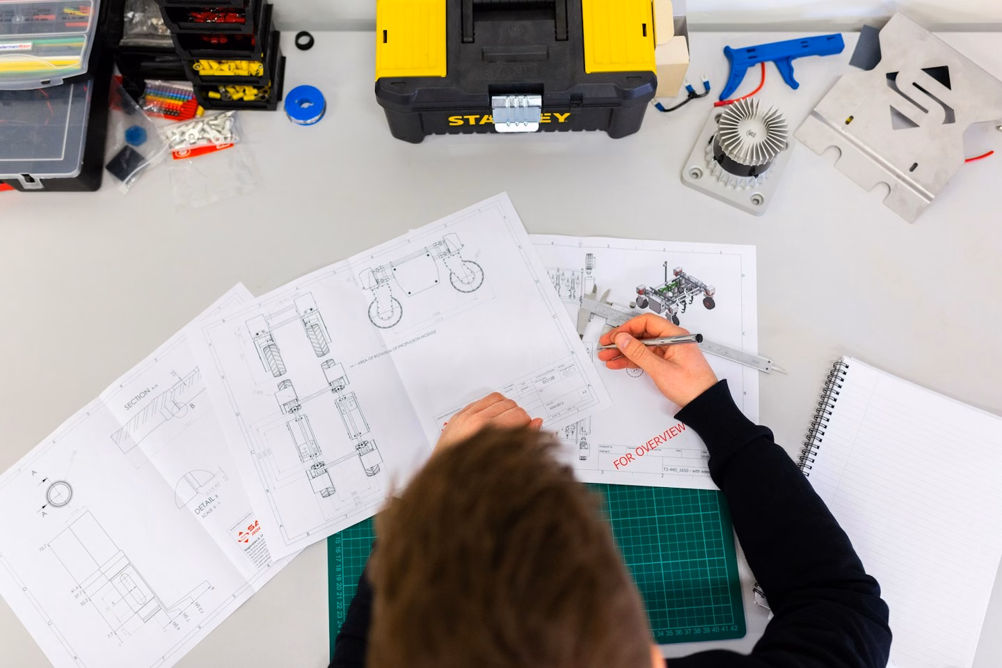 Servisdr merkez atölyesinde elektronik kart onarımı